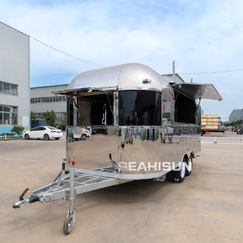 为什么热狗车仍然统治着街头小吃场景？