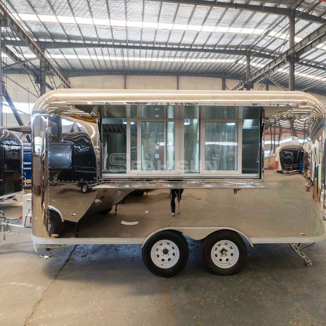 4.5m移动商用冰淇淋方形餐车